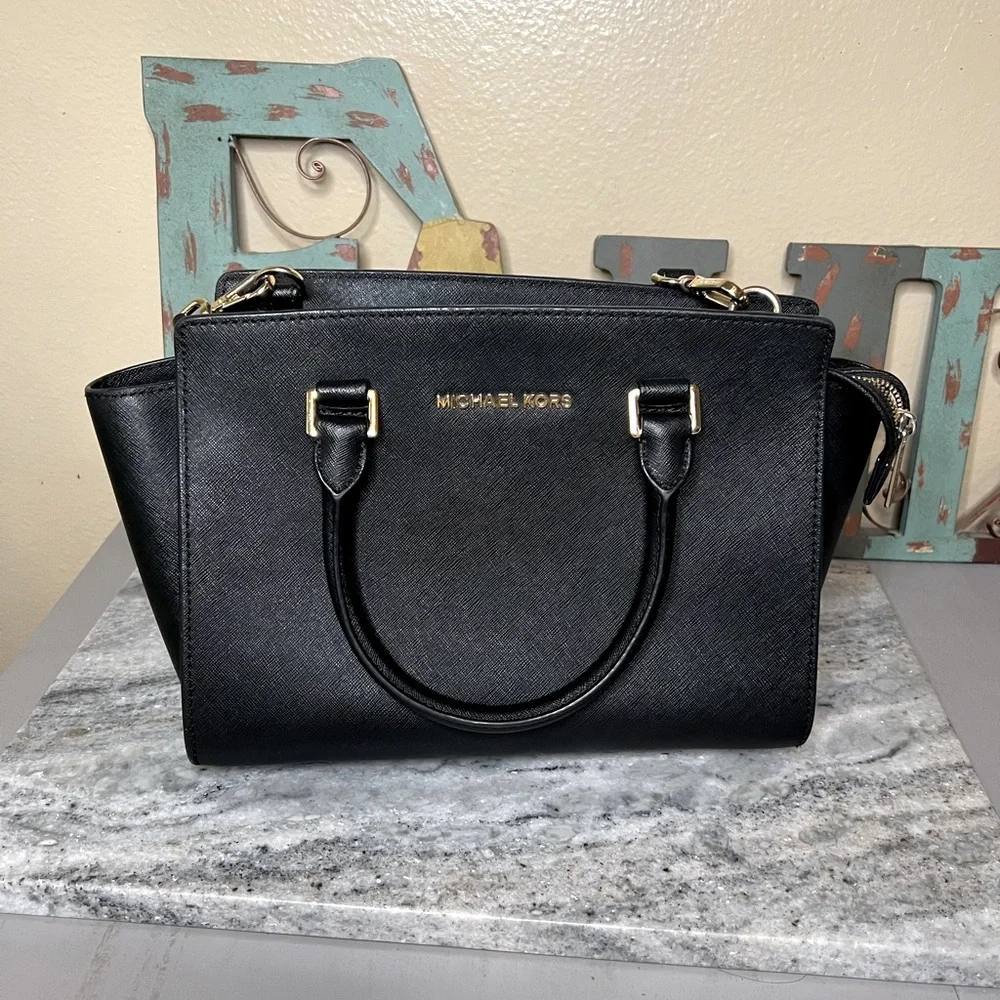 Michael Kors Selma Leather Satchel Bag with Wallet- Black.